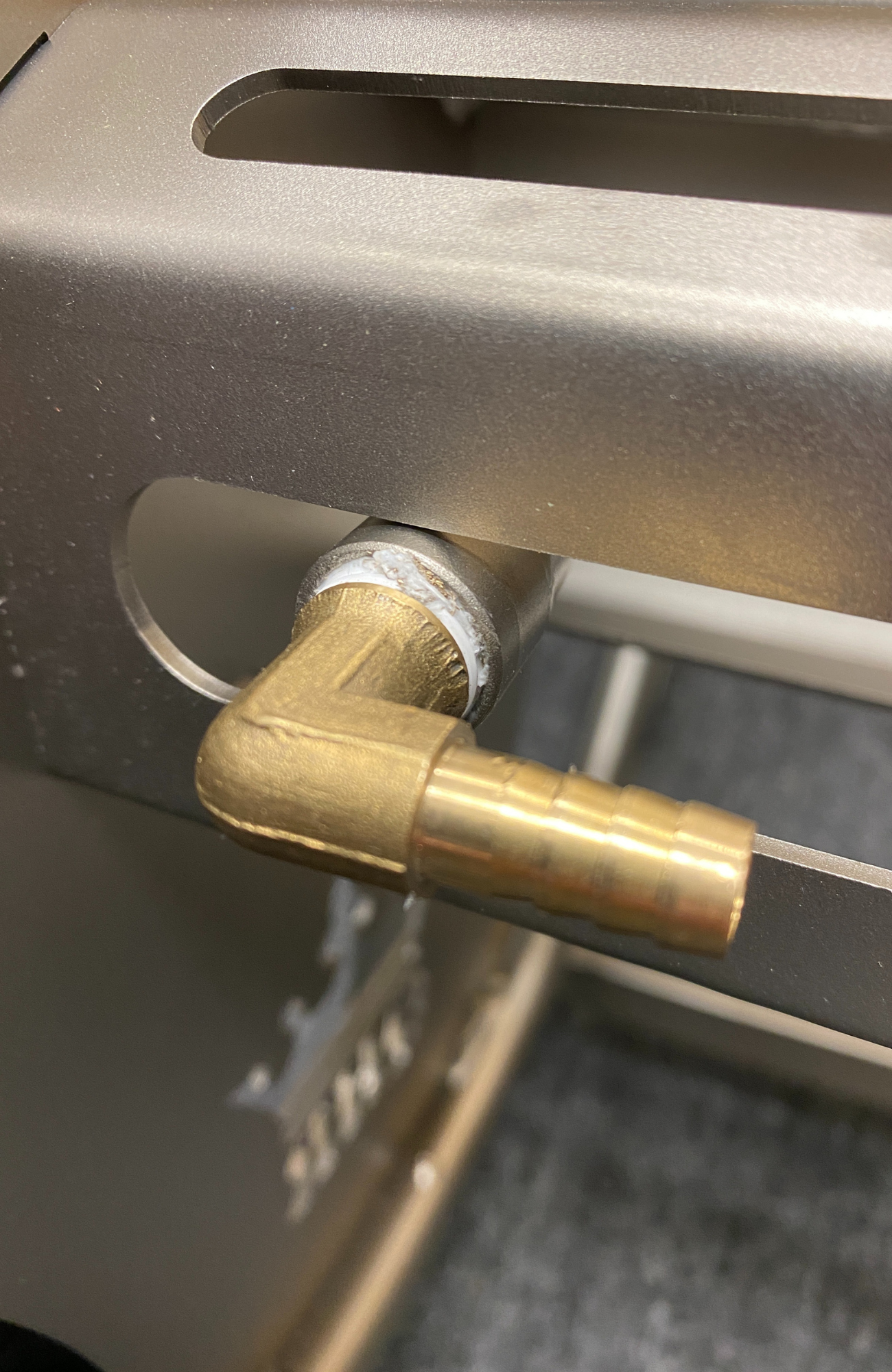 Ionic Systems 90º Degree Hosetail