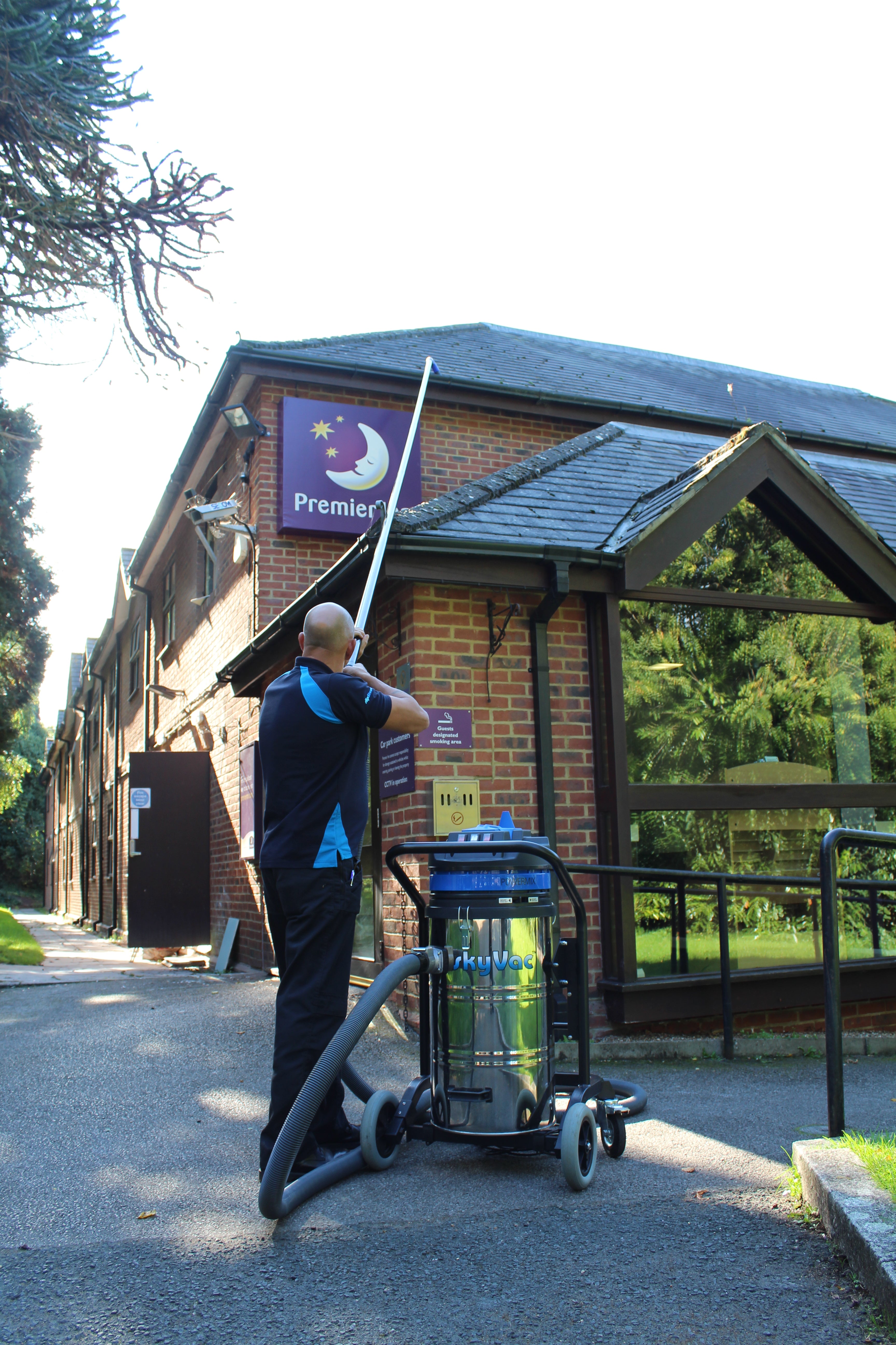 SkyVac 85 Elite Picture in Action | Gutter Cleaning System | Feature Image